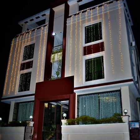 Hotel Park Lagoon Puri Ngoại thất bức ảnh