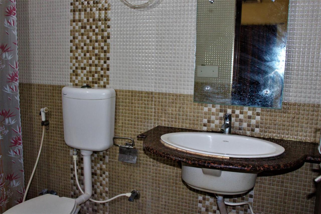 Hotel Park Lagoon Puri Ngoại thất bức ảnh