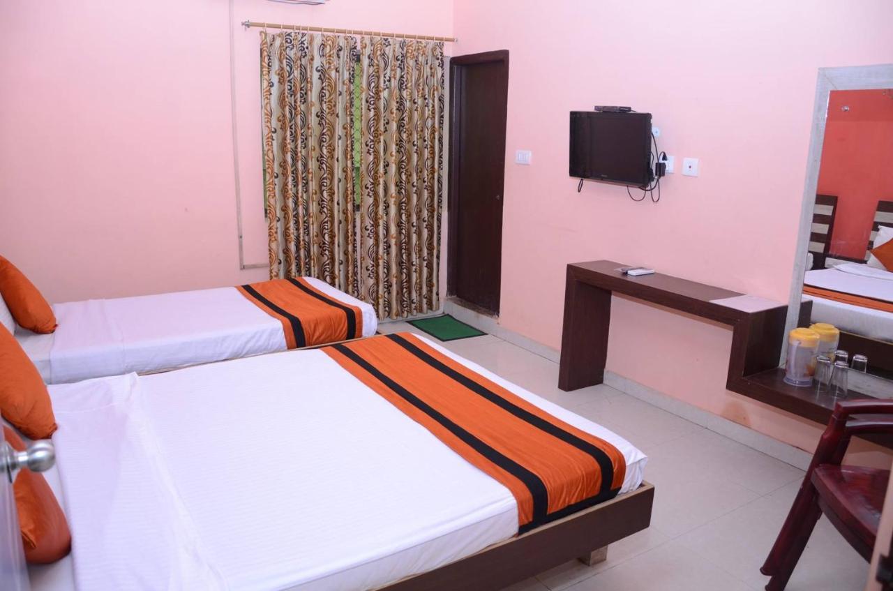 Hotel Park Lagoon Puri Ngoại thất bức ảnh