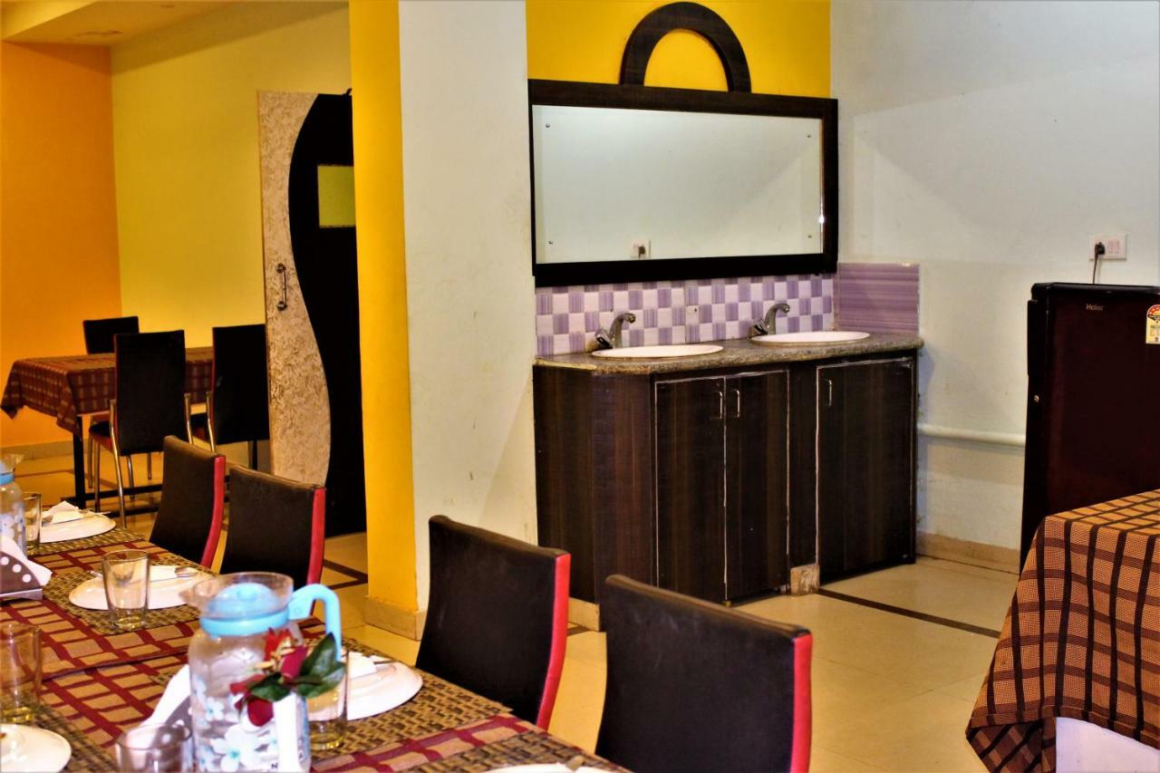 Hotel Park Lagoon Puri Ngoại thất bức ảnh