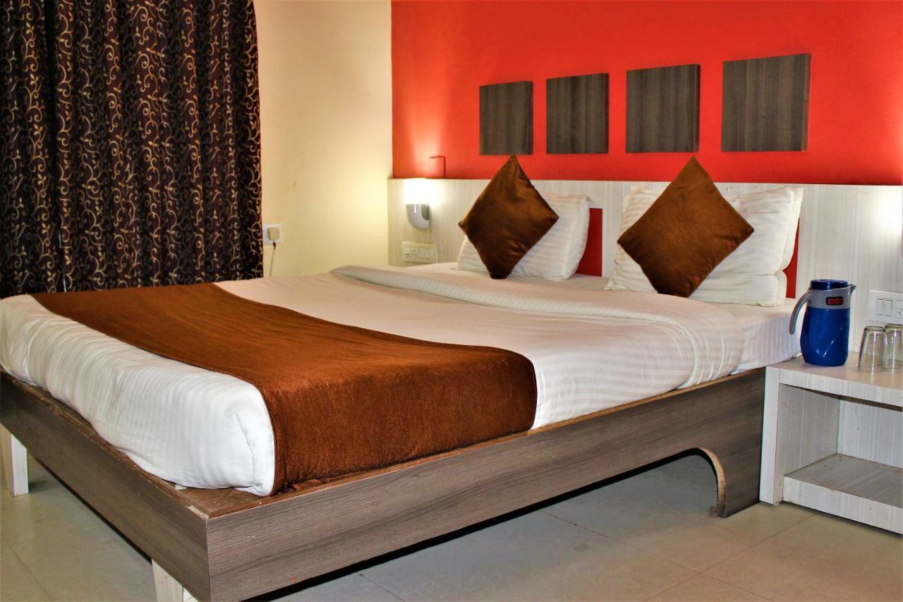 Hotel Park Lagoon Puri Ngoại thất bức ảnh