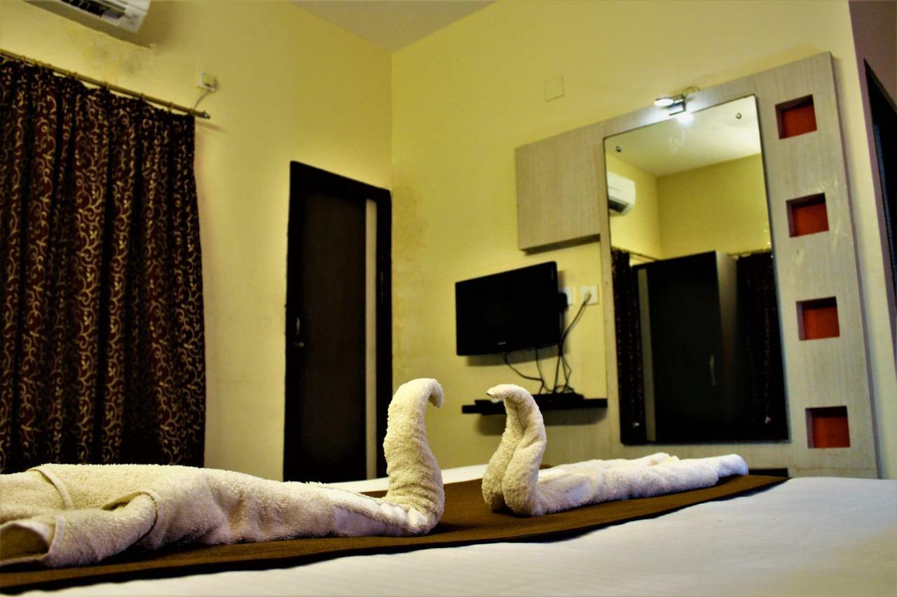 Hotel Park Lagoon Puri Ngoại thất bức ảnh