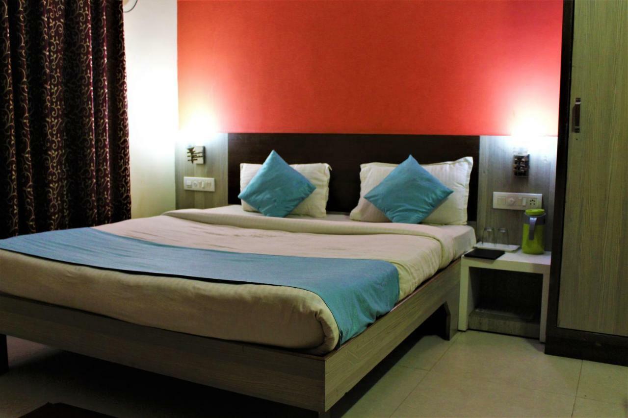 Hotel Park Lagoon Puri Ngoại thất bức ảnh