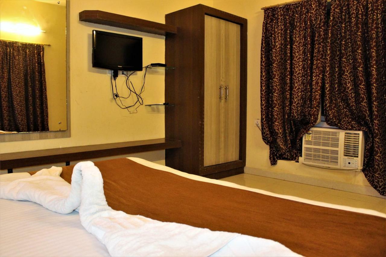 Hotel Park Lagoon Puri Ngoại thất bức ảnh